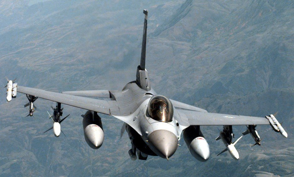 F-16 in flight (copy) (copy)